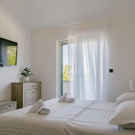New! Admiral: Your Idyllic Retreat In Rural Area Of Trogir Hinterland Villa Blizna Donja
