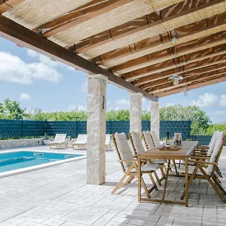 New! Admiral: Your Idyllic Retreat In Rural Area Of Trogir Hinterland Villa