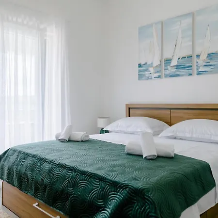 New! Admiral: Your Idyllic Retreat In Rural Area Of Trogir Hinterland Villa