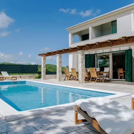 New! Admiral: Your Idyllic Retreat In Rural Area Of Trogir Hinterland Blizna Donja