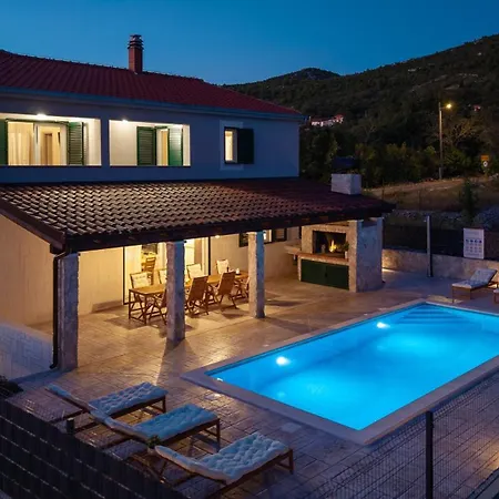 Admiral Your Idyllic Retreat In Rural Area Of Trogir Hinterland فيلة